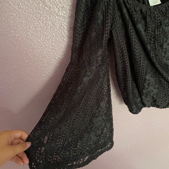 Black off the shoulder - Picture 5 of 5